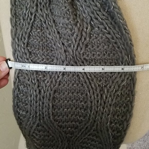 Cozy Chunky Knit Scarf - Picture 5 of 6